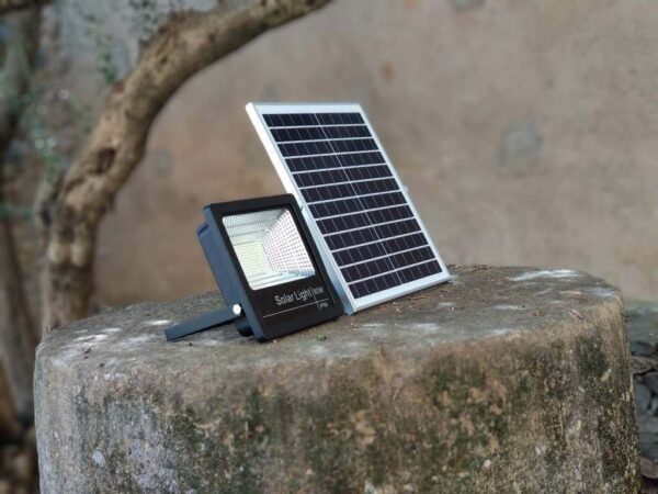 Foco LED solar 40W con placa solar - luz Calida