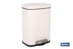 Cubo de basura beige con pedal y cubo interior | Papelera metálica para baño y cocina con cierre suave | Recubrimiento antihuellas | Disponible en diferentes capacidades